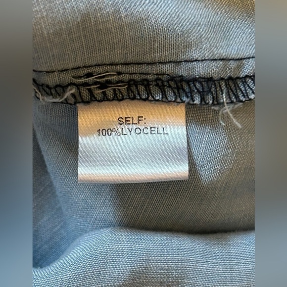 SKIES ARE BLUE Alisson Chambray Top Size Large - Picture 6 of 12